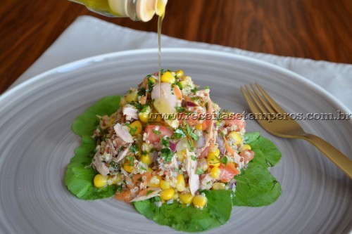 Salada de quinoa com atum